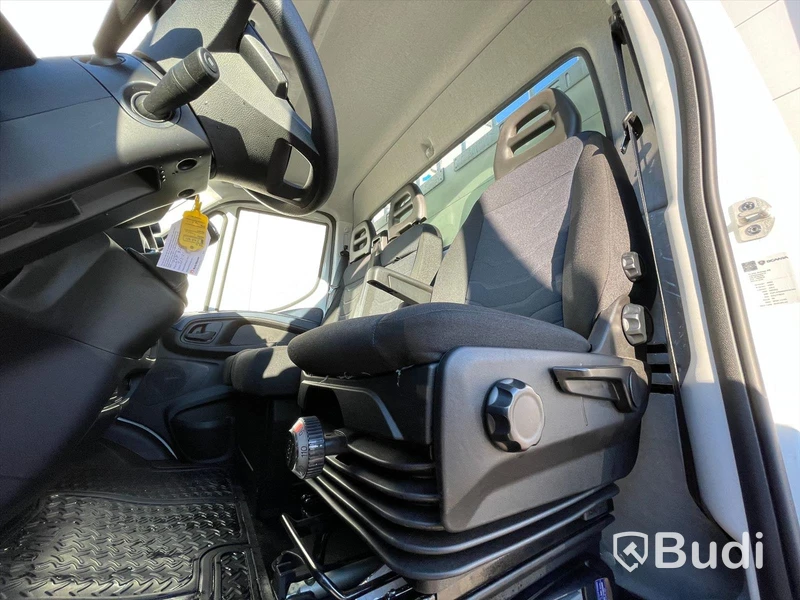 Lastbil Iveco Daily 3.0 CNG HI-MATIC 7,2T | Fassi kran micro