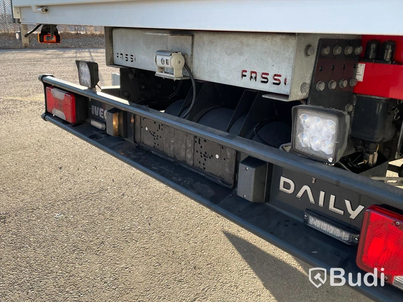 Lastbil Iveco Daily 3.0 CNG HI-MATIC 7,2T | Fassi kran micro