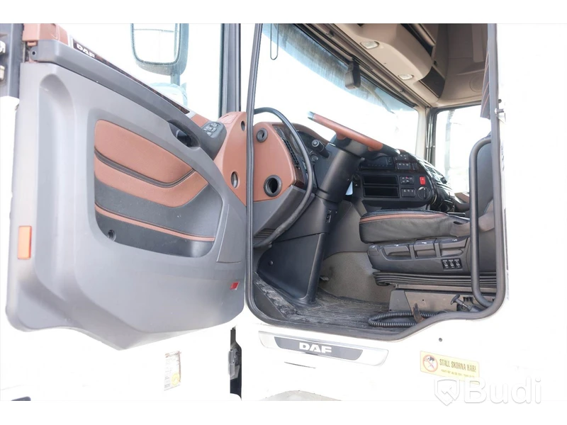 Fjärrbil DAF XF 530 FAN 6x2 -2018 | JPGS | Öppningsbarsida | Zepro