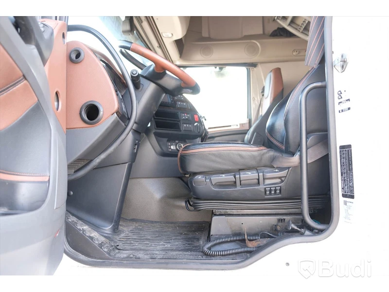 Fjärrbil DAF XF 530 FAN 6x2 -2018 | JPGS | Öppningsbarsida | Zepro