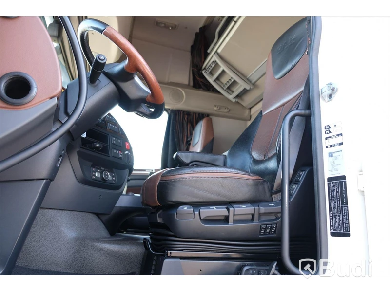 Fjärrbil DAF XF 530 FAN 6x2 -2018 | JPGS | Öppningsbarsida | Zepro