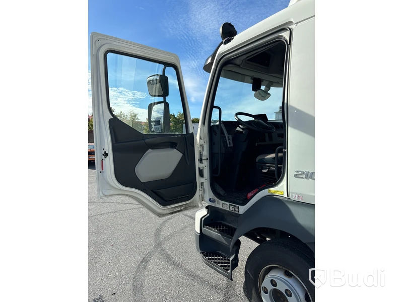 Volvo FL 210 | 16610 mil | 2018 | Zepro | värme i CAB-skåp