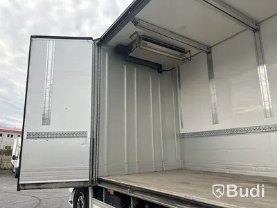 Kylbil Mercedes-Benz Actros | 9518 mil |  2023 | Salaskåp | Zepro | ÖBS