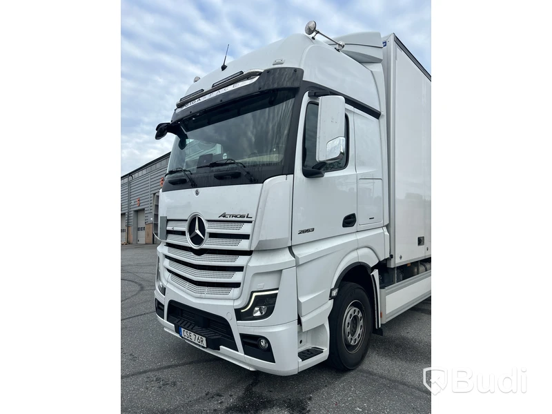 Kylbil Mercedes-Benz Actros | 9518 mil |  2023 | Salaskåp | Zepro | ÖBS