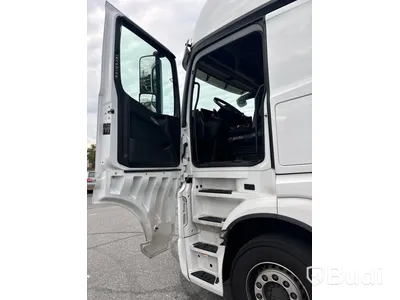 Kylbil Mercedes-Benz Actros | 9518 mil |  2023 | Salaskåp | Zepro | ÖBS