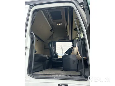 Kylbil Mercedes-Benz Actros | 9518 mil |  2023 | Salaskåp | Zepro | ÖBS