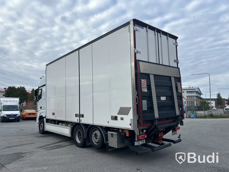 Kylbil Mercedes-Benz Actros | 9518 mil |  2023 | Salaskåp | Zepro | ÖBS