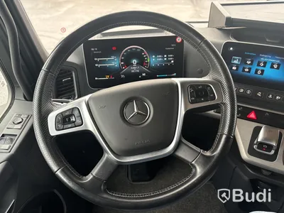 Kylbil Mercedes-Benz Actros | 9518 mil |  2023 | Salaskåp | Zepro | ÖBS