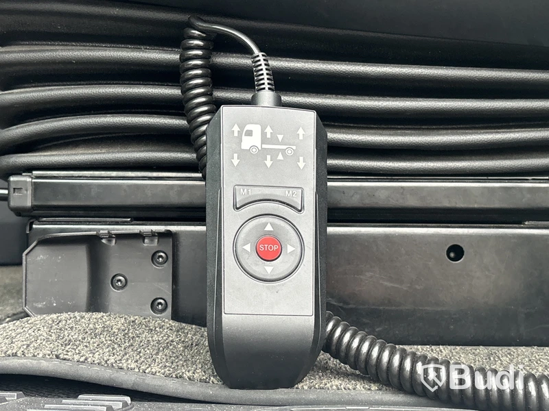 Kylbil Mercedes-Benz Actros | 9518 mil |  2023 | Salaskåp | Zepro | ÖBS