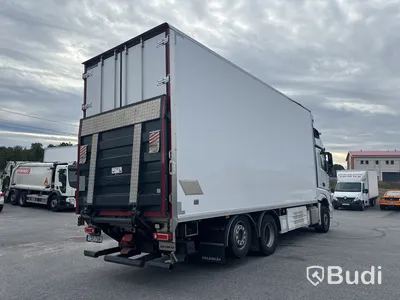 Kylbil Mercedes-Benz Actros | 9518 mil |  2023 | Salaskåp | Zepro | ÖBS