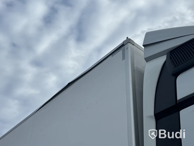 Kylbil Mercedes-Benz Actros | 9518 mil |  2023 | Salaskåp | Zepro | ÖBS