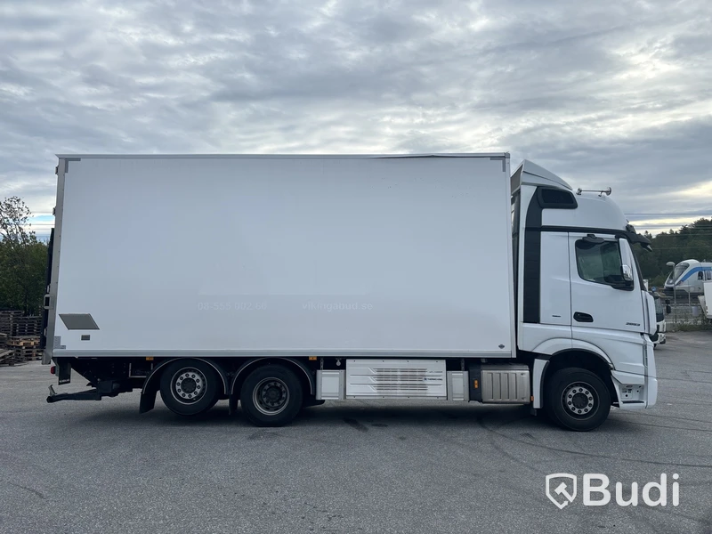 Kylbil Mercedes-Benz Actros | 9518 mil |  2023 | Salaskåp | Zepro | ÖBS