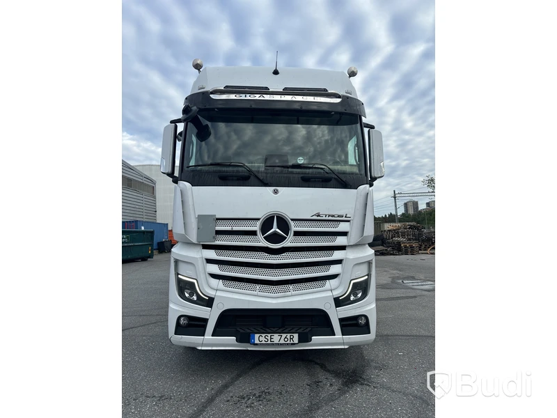 Kylbil Mercedes-Benz Actros | 9518 mil |  2023 | Salaskåp | Zepro | ÖBS