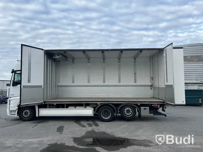 Kylbil Mercedes-Benz Actros | 9518 mil |  2023 | Salaskåp | Zepro | ÖBS