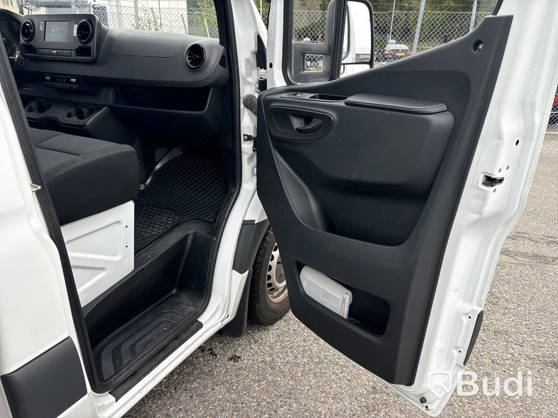 Mercedes-Benz Sprinter | 18179 mil | 2019 | Zepro | sidodörr | Ydreskåp