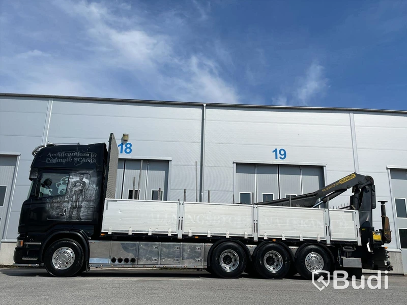 Lastbil Scania R560 8x4 | Motivlackerad | Kran flak | Palfinger PK23002 |