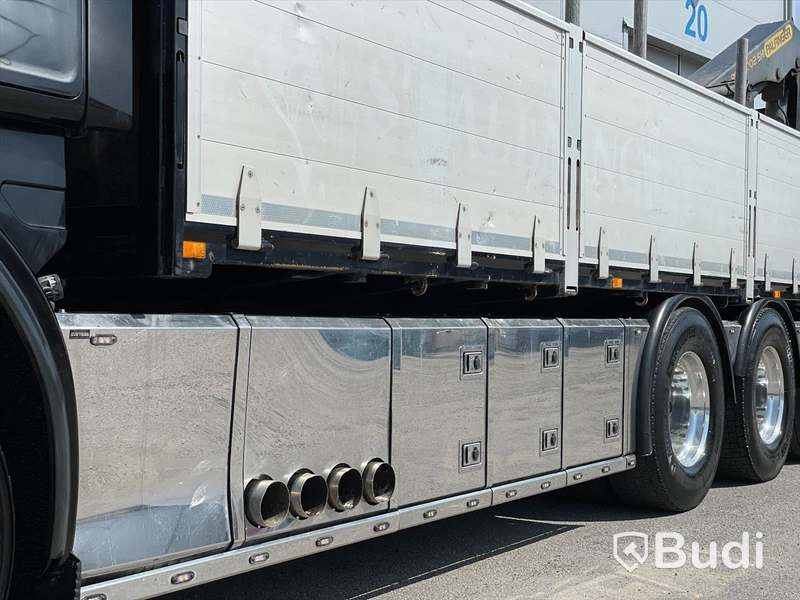 Lastbil Scania R560 8x4 | Motivlackerad | Kran flak | Palfinger PK23002 |