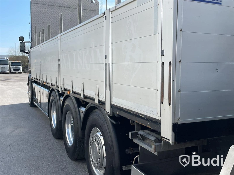 Lastbil Scania R560 8x4 | Motivlackerad | Kran flak | Palfinger PK23002 |