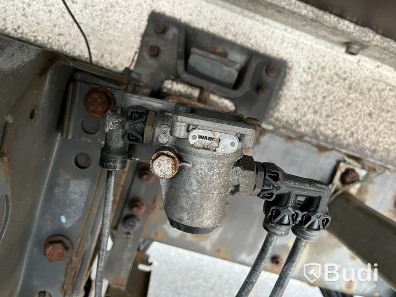 Lastbil Volvo FL 250 4x2 -2014| Höj/sänk skåp | Euro6 | PLS-Skåp