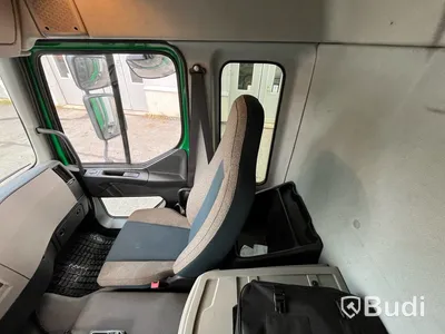 Lastbil Volvo FL 250 4x2 -2014| Höj/sänk skåp | Euro6 | PLS-Skåp