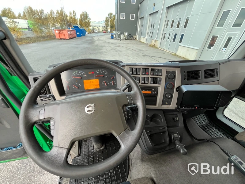 Lastbil Volvo FL 250 4x2 -2014| Höj/sänk skåp | Euro6 | PLS-Skåp