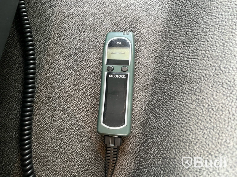 Lastbil Volvo FL 250 4x2 -2014| Höj/sänk skåp | Euro6 | PLS-Skåp