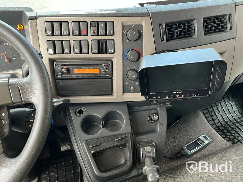 Lastbil Volvo FL 250 4x2 -2014| Höj/sänk skåp | Euro6 | PLS-Skåp