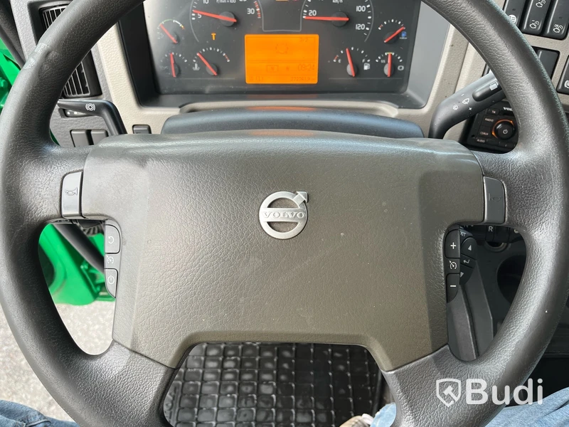 Lastbil Volvo FL 250 4x2 -2014| Höj/sänk skåp | Euro6 | PLS-Skåp