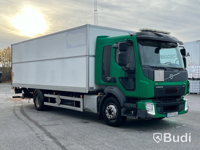 Lastbil Volvo FL 250 4x2 -2014| Höj/sänk skåp | Euro6 | PLS-Skåp