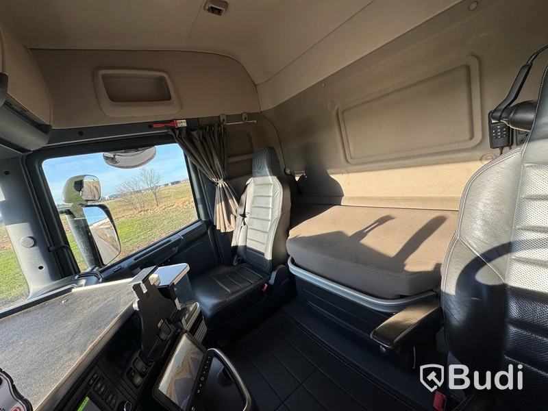 Lastväxlare Scania R580 8X4-4 -2017 | JOAB L24 med asfaltsbalk