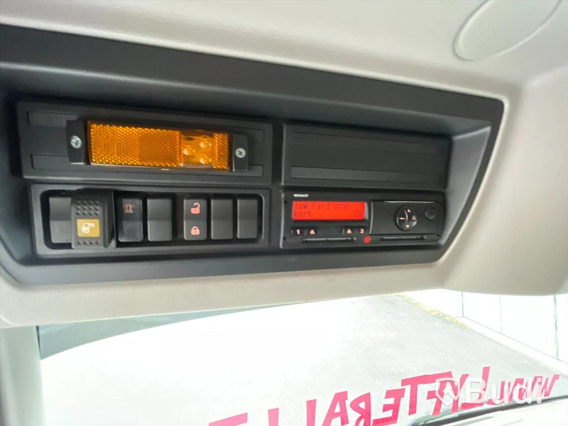 Lastbil Renault DXI15215 Bärgningsbil med kran