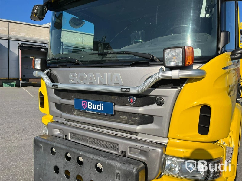 Lastbil Scania P410 Tip&kran PK22002D plogbilsförberedd