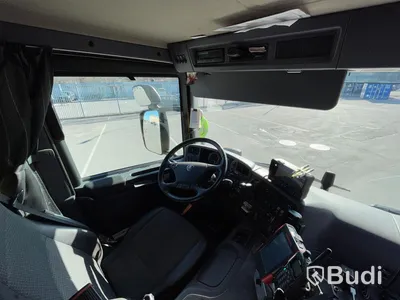Lastbil Scania P410 Tip&kran PK22002D plogbilsförberedd