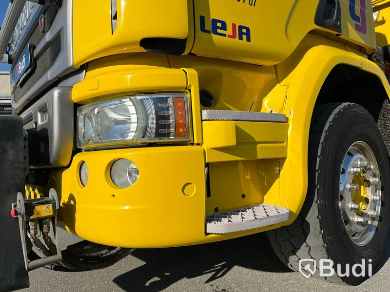 Lastbil Scania P410 Tip&kran PK22002D plogbilsförberedd