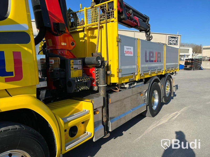 Lastbil Scania P410 Tip&kran PK22002D plogbilsförberedd