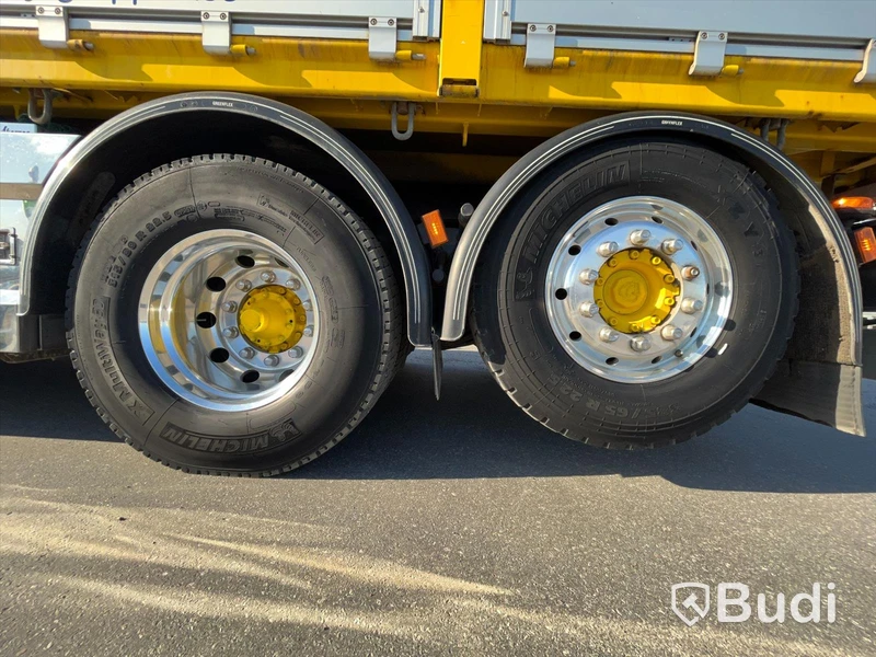Lastbil Scania P410 Tip&kran PK22002D plogbilsförberedd
