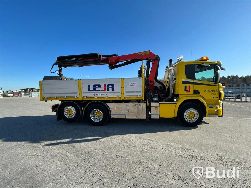 Lastbil Scania P410 Tip&kran PK22002D plogbilsförberedd