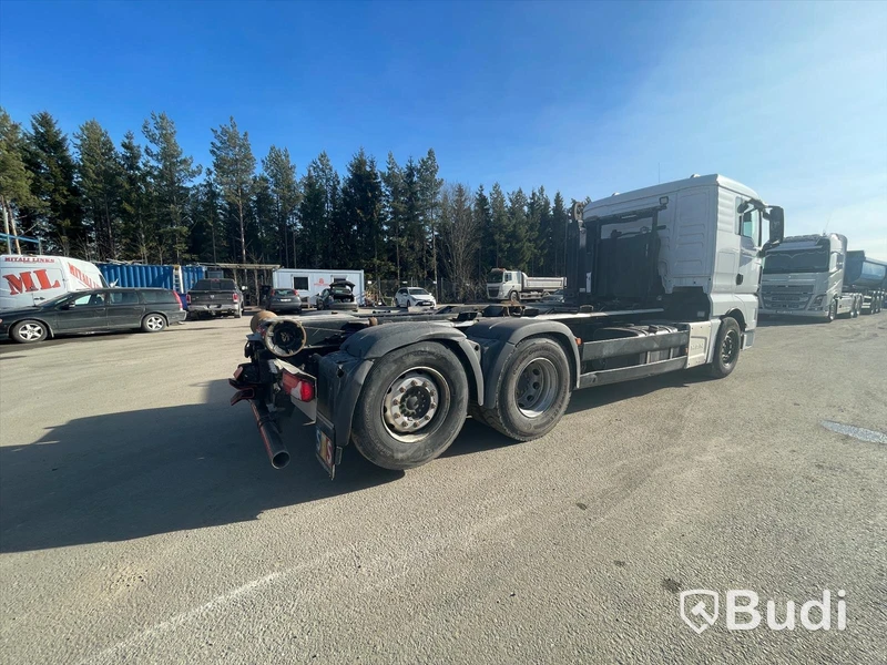 Lastbil MAN TGX 26.500 med Hiab lastväxlare 21T multilift