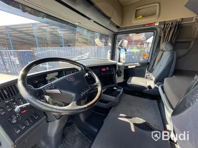 Lastbil Scania R490 6x2 Euro 6 Ny info i annonstexten skåpbil med bakgavelslyft och öppningsbarsida