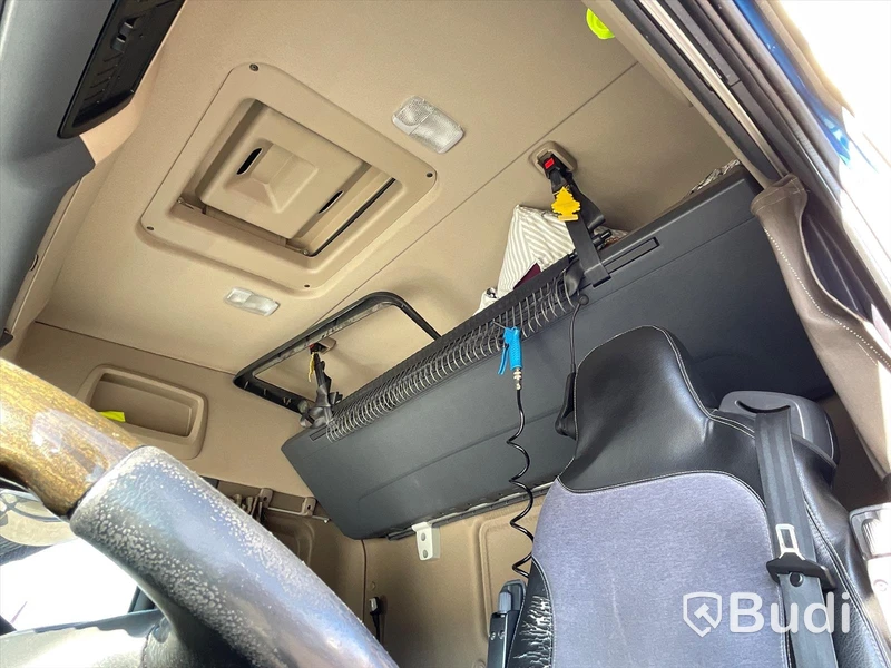 Lastbil Scania R490 6x2 Euro 6 Ny info i annonstexten skåpbil med bakgavelslyft och öppningsbarsida