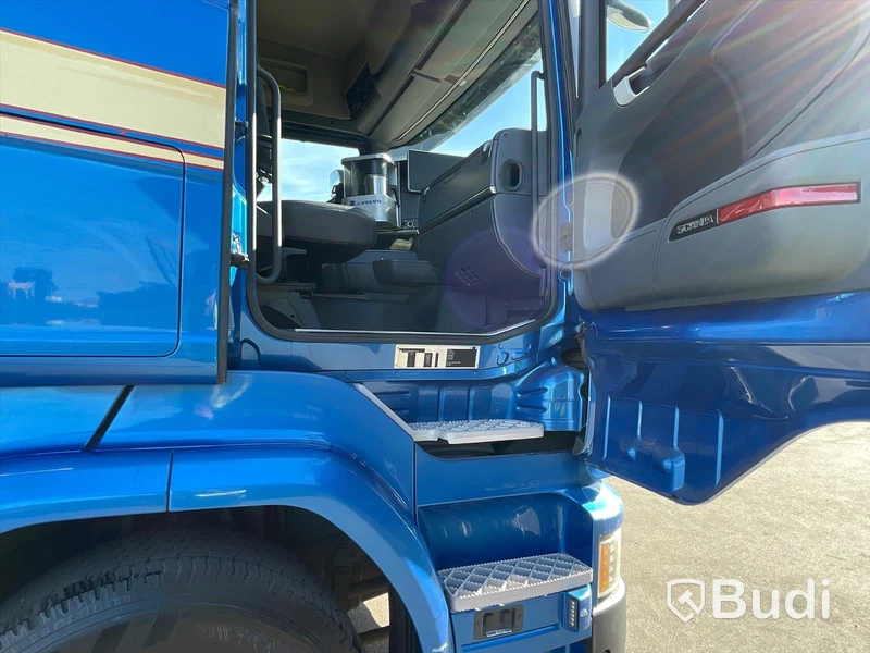 Lastbil Scania R490 6x2 Euro 6 Ny info i annonstexten skåpbil med bakgavelslyft och öppningsbarsida