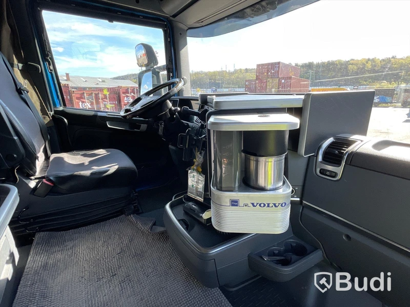Lastbil Scania R490 6x2 Euro 6 Ny info i annonstexten skåpbil med bakgavelslyft och öppningsbarsida