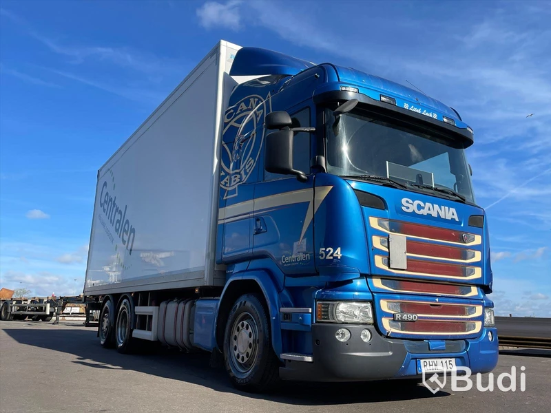Lastbil Scania R490 6x2 Euro 6 Ny info i annonstexten skåpbil med bakgavelslyft och öppningsbarsida