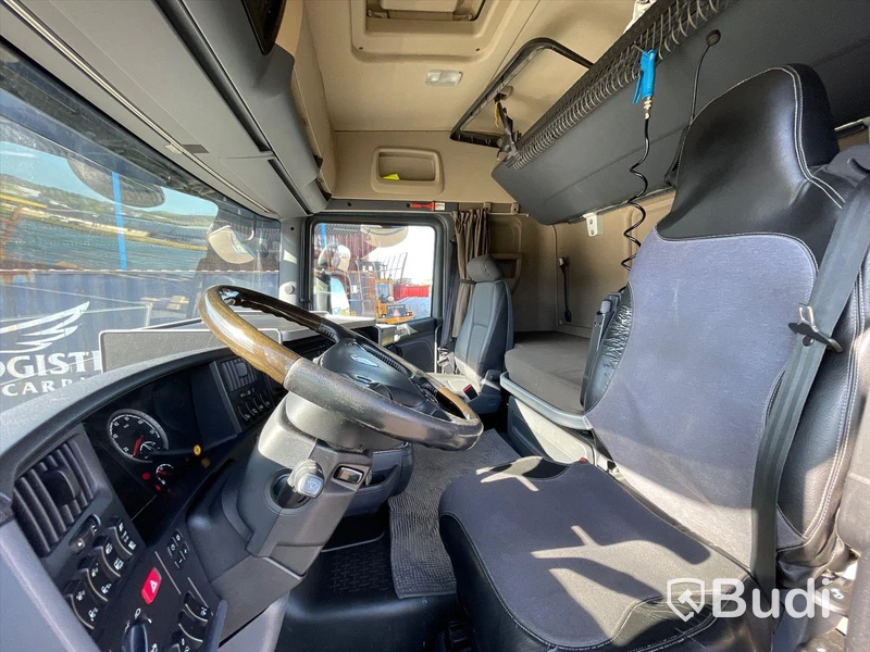 Lastbil Scania R490 6x2 Euro 6 Ny info i annonstexten skåpbil med bakgavelslyft och öppningsbarsida