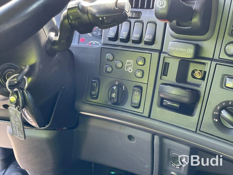 Lastbil Scania R490 6x2 Euro 6 Ny info i annonstexten skåpbil med bakgavelslyft och öppningsbarsida