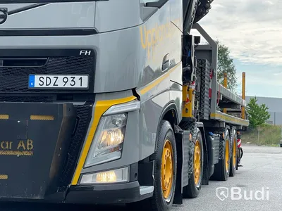 Bodbil Volvo FH 500 8x4 LL Globetrotter med Fassi kran 990 SDZ931 samt trailer CRJ824