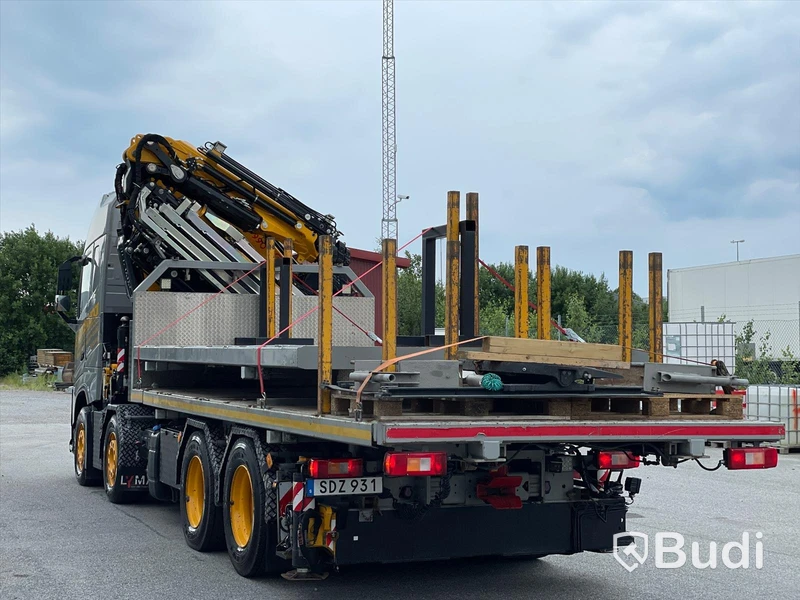 Bodbil Volvo FH 500 8x4 LL Globetrotter med Fassi kran 990 SDZ931 samt trailer CRJ824