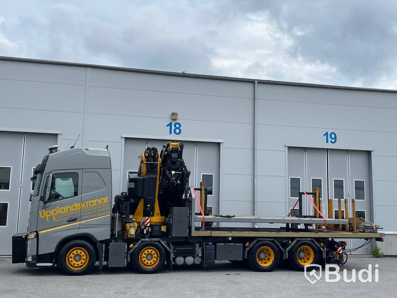 Bodbil Volvo FH 500 8x4 LL Globetrotter med Fassi kran 990 SDZ931 samt trailer CRJ824