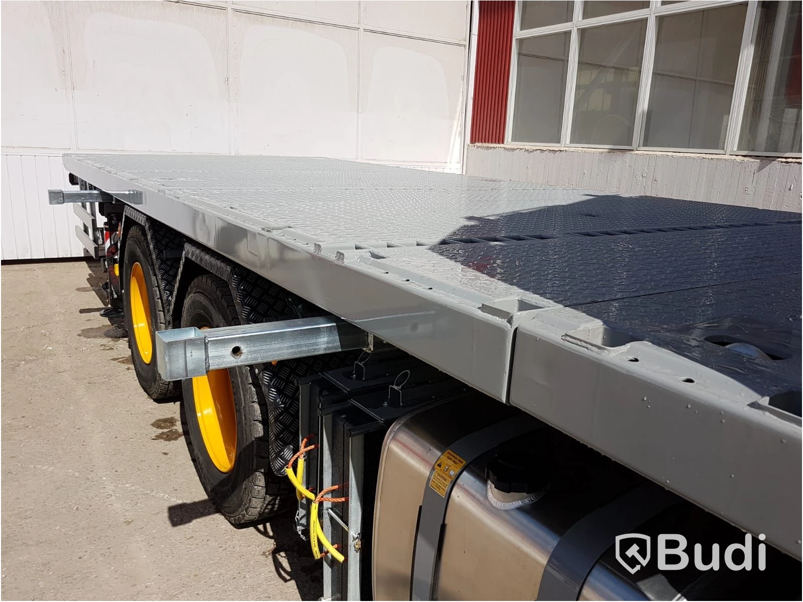 Bodbil Volvo FH 500 8x4 LL Globetrotter med Fassi kran 990 SDZ931 samt trailer CRJ824