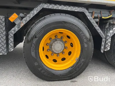 Bodbil Volvo FH 500 8x4 LL Globetrotter med Fassi kran 990 SDZ931 samt trailer CRJ824